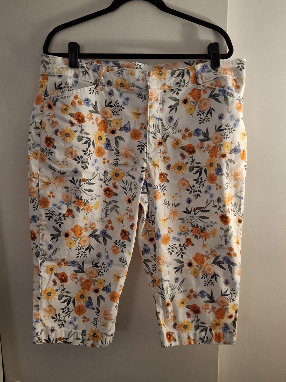 St. John's Bay Women's White Floral Cropped Pants with Orange & Blue Blooms